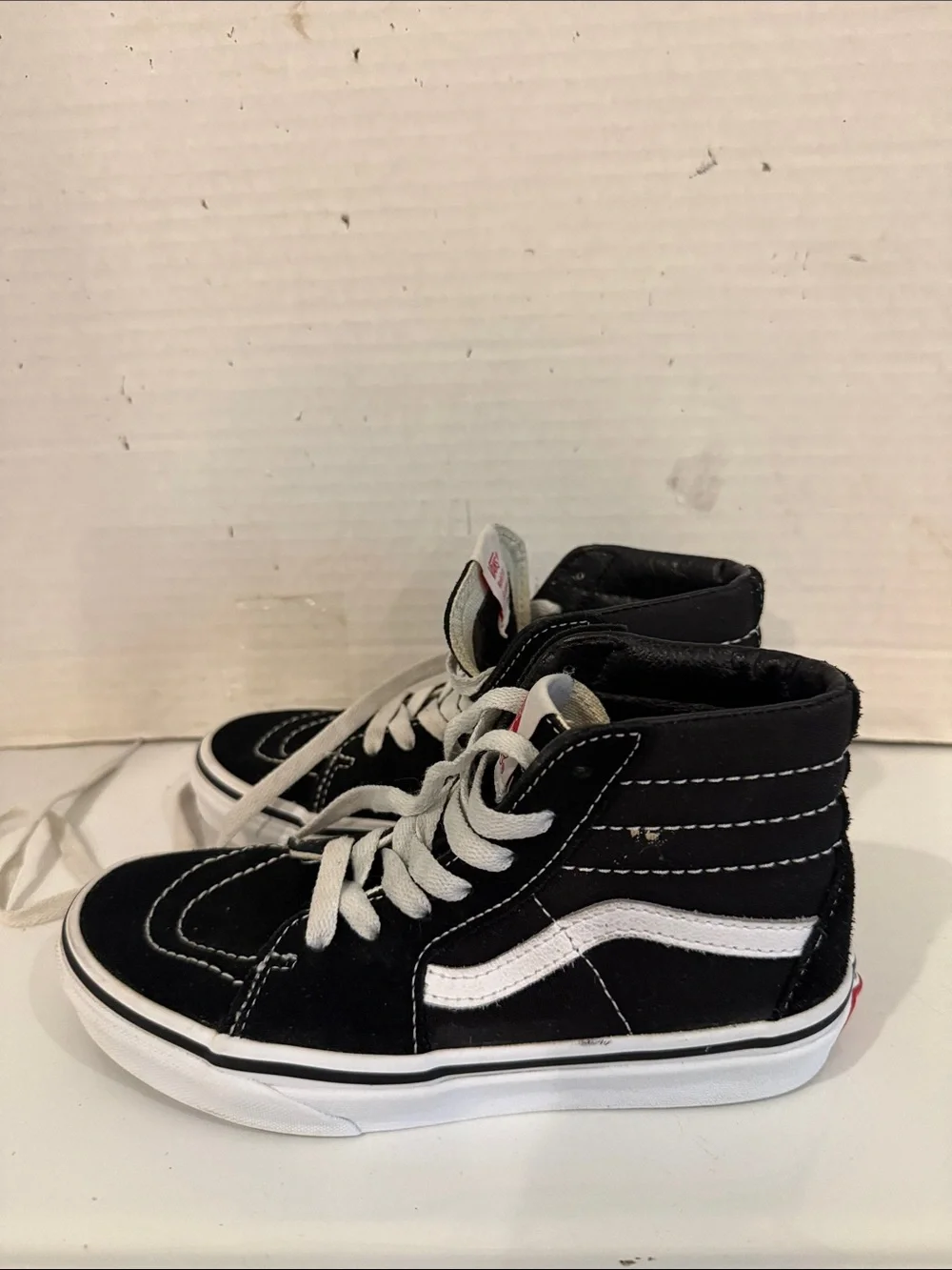 Vans Kids Black & White Mid-Top Skateboard Sneakers (sz 2)